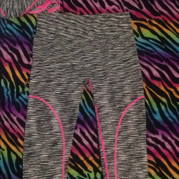 Workout outfit set. - Picture 3 of 3